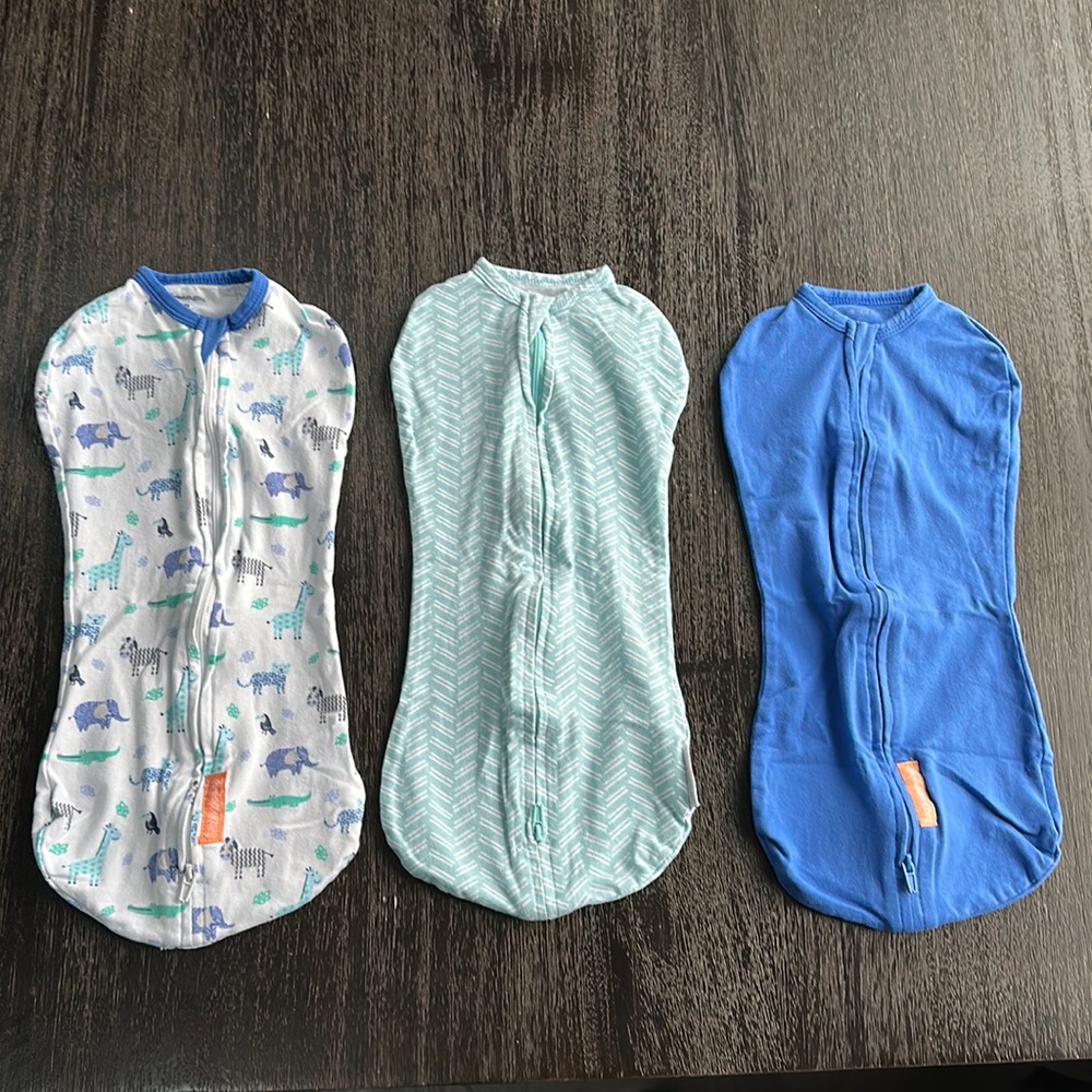 Lot of 3 swaddles with zipper